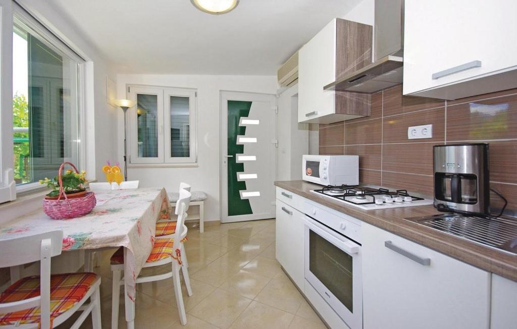 Holiday Home Zezevica - Heated Pool Šestanovac Екстериор снимка